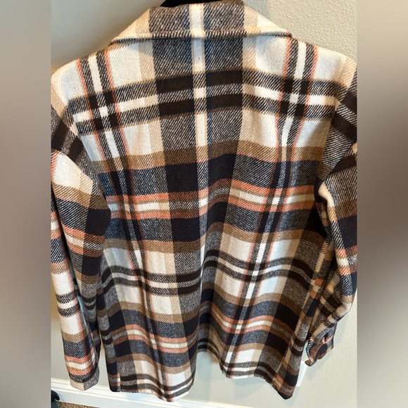 Tracie’s Button Down Flannel - Picture 4 of 4